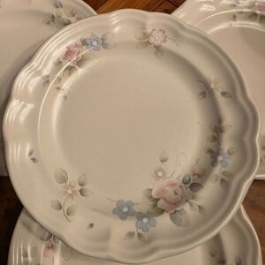 Pfaltzgraff 7 1/2 inch Tea Rose Salad Luncheon Plate
